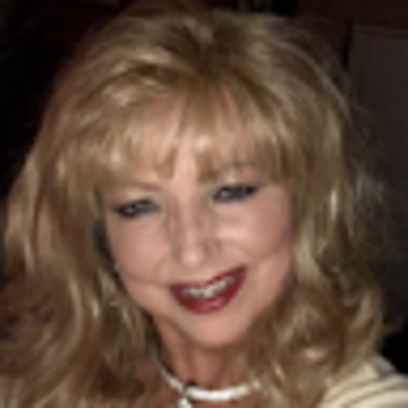 Meet your Posher, Debra - Picture 1 of 1